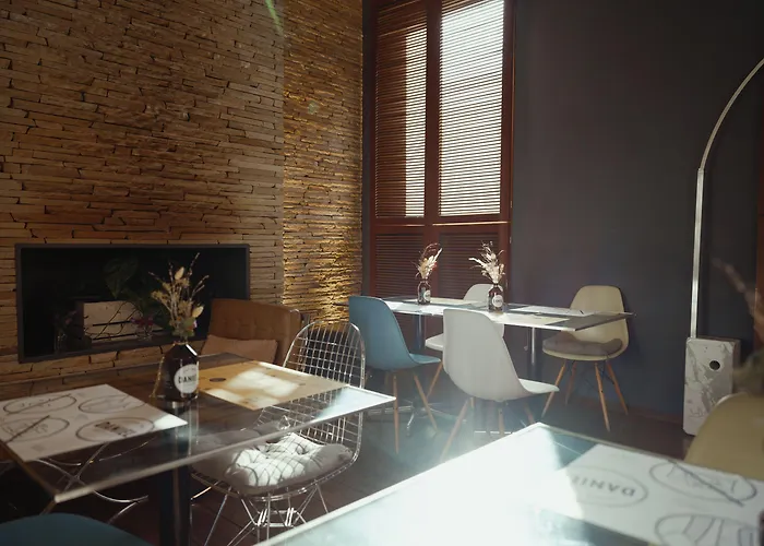 Daniel - Smart Lifestyle Near Centre 3*