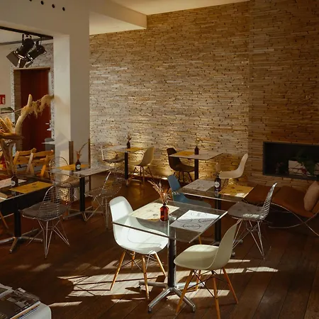 Daniel - Smart Lifestyle Near Centre Hotel 3*