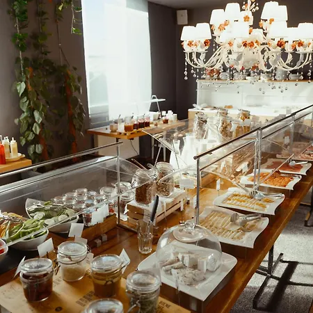 Daniel - Smart Lifestyle Near Centre 3*