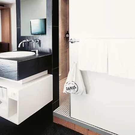 Daniel - Smart Lifestyle Near Centre 4*