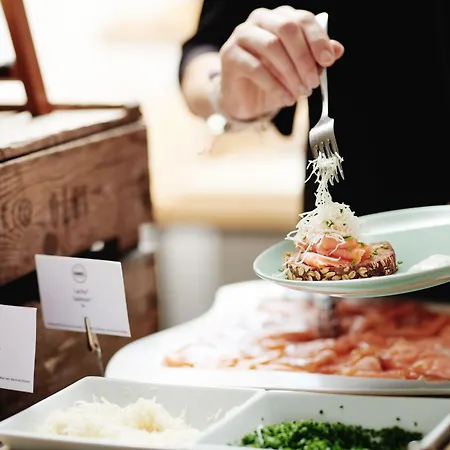 Daniel - Smart Lifestyle Near Centre Hotel 3*