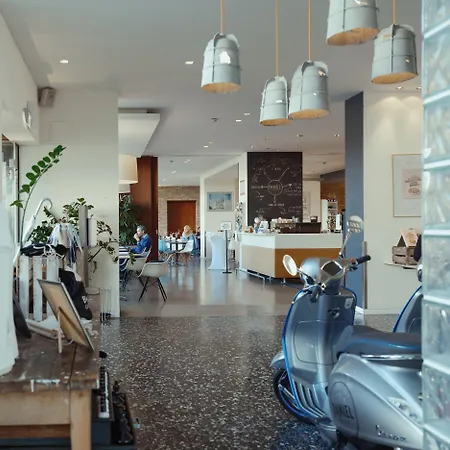 Daniel - Smart Lifestyle Near Centre Отель 3*