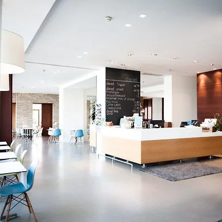 Hotel Daniel - Smart Lifestyle Near Centre 4*
