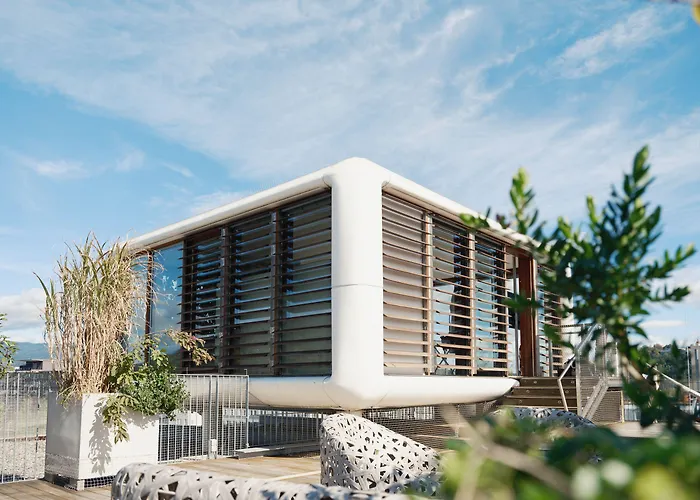 Daniel - Smart Lifestyle Near Centre 3*