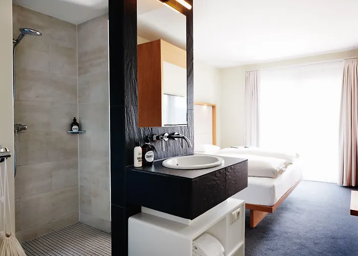 Daniel - Smart Lifestyle Near Centre